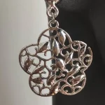 Metal tasarım küpeler
