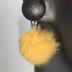 Kadın Peluş Ponpon Tasarım Küpeleri